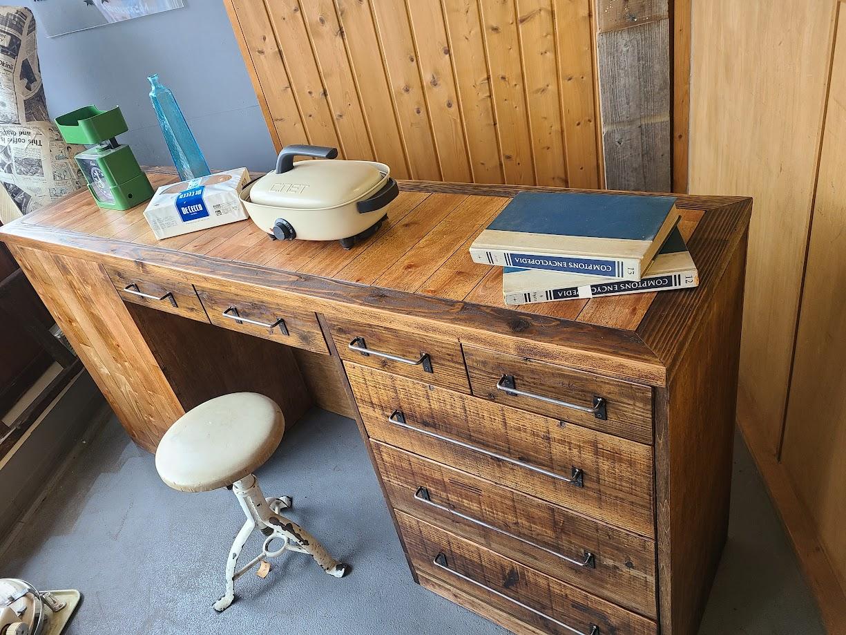 ヴィンテージテイスト両面ハッチカウンター