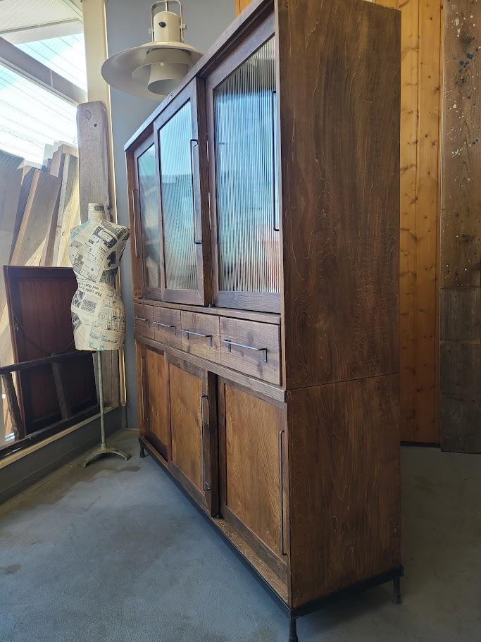 SLIDING 6 DOOR CABINET | 11枚目