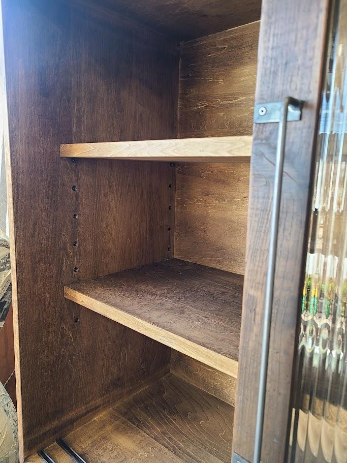 SLIDING 6 DOOR CABINET | 6枚目